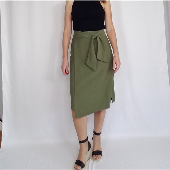 Dresses & Skirts - NWT High-waisted Olive Skirt